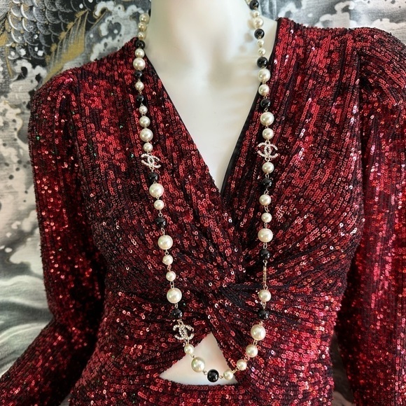 IORANE RED SEQUINED V NECK PEEKABOO MIDDLE SHEATH COCKTAIL DRESS 38/SMALL - Picture 5 of 11